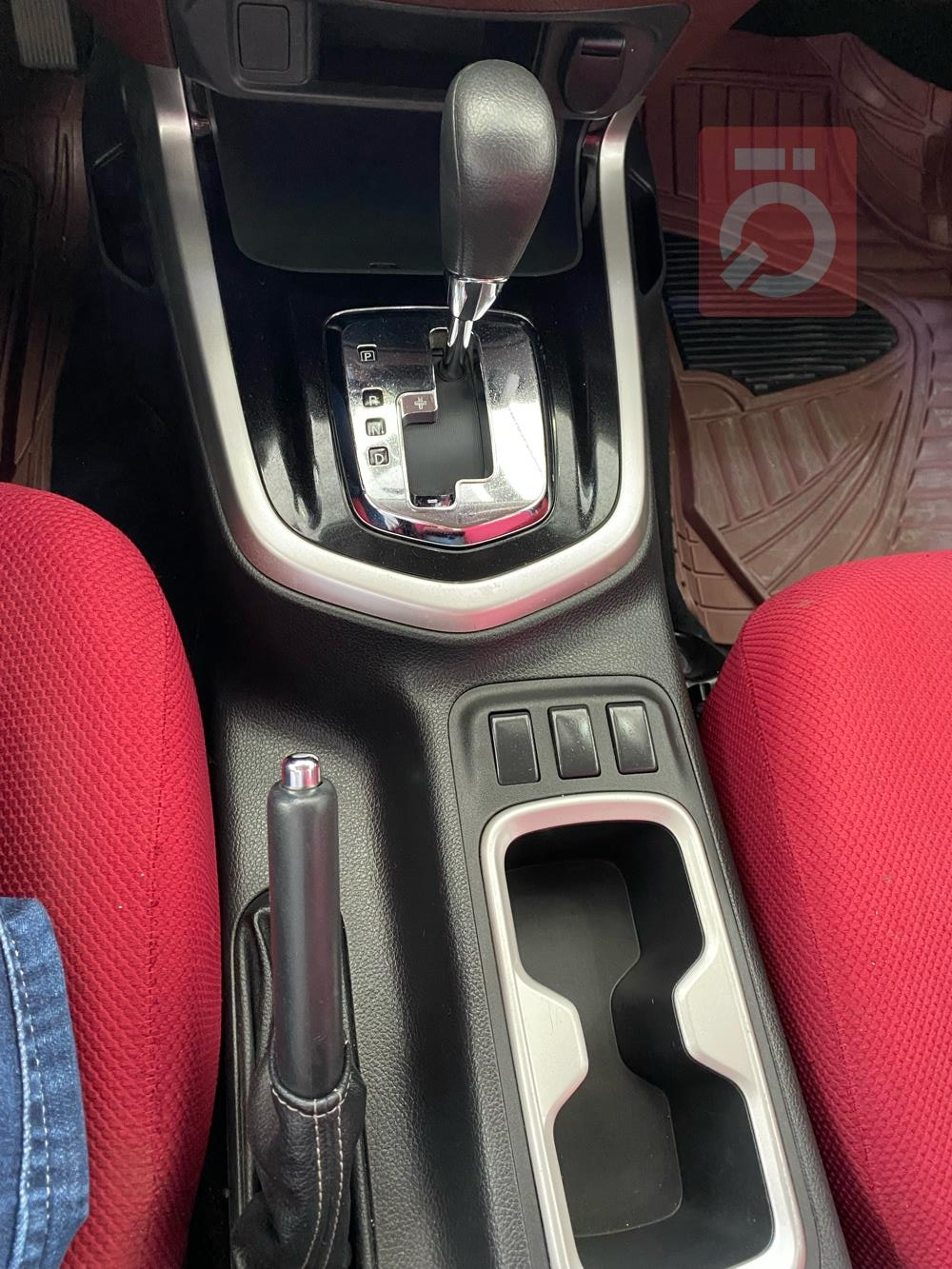 نيسان نافارا